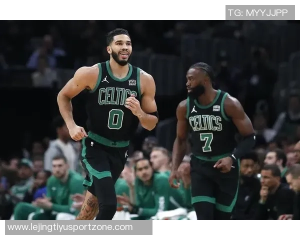 绿军主场对决76人首发阵容揭晓杰伦布朗领衔豪泽科塔普理查德同场竞技 绿军主场对决76人首发阵容揭晓杰伦布朗领衔豪泽科塔普理查德同场竞技