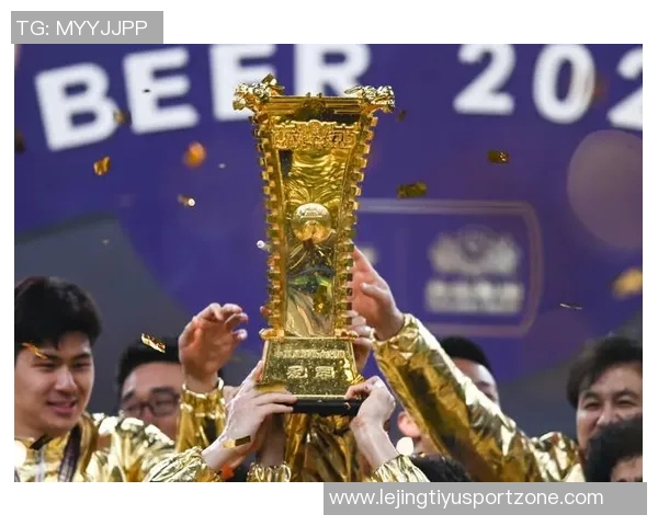 山东泰山庆祝成立32周年五次夺顶级联赛冠军八次捧足协杯奖杯