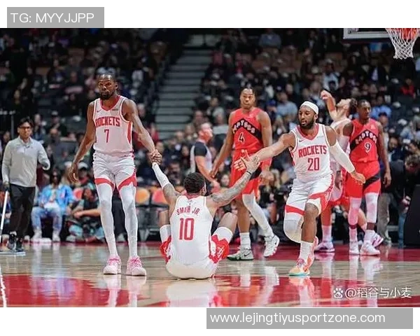 火箭队近期首发阵容进攻效率飙升至142抢回60投丢球展现强大实力 火箭队近期首发阵容进攻效率飙升至142抢回60投丢球展现强大实力